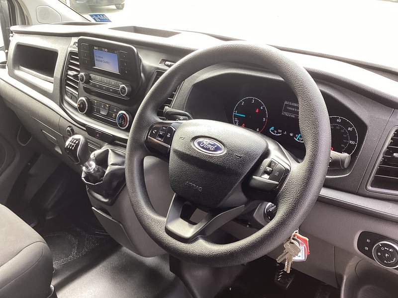 Ford 300 EcoBlue Leader SWB H/R Euro 6
