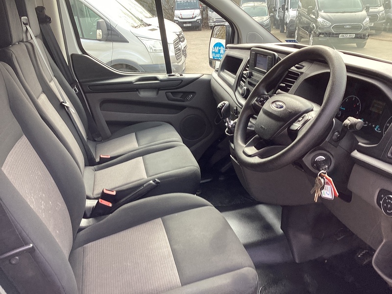 Ford 300 EcoBlue Leader SWB H/R Euro 6