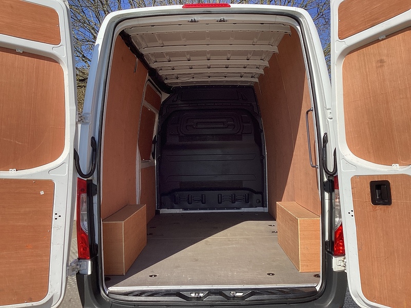 Mercedes 315 CDI Premium MWB H/R Progressive A/C Euro 6