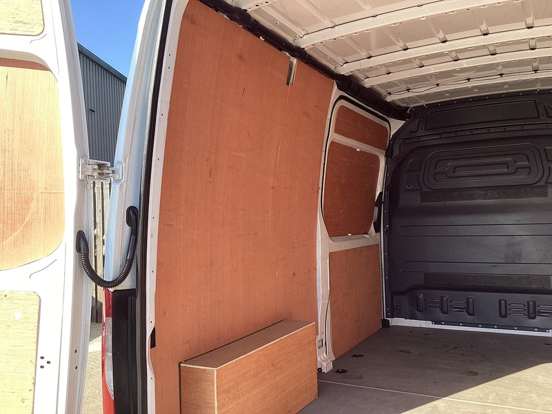 Mercedes 315 CDI Premium MWB H/R Progressive A/C Euro 6