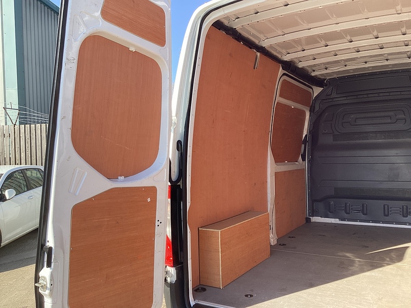 Mercedes 315 CDI Premium MWB H/R Progressive A/C Euro 6