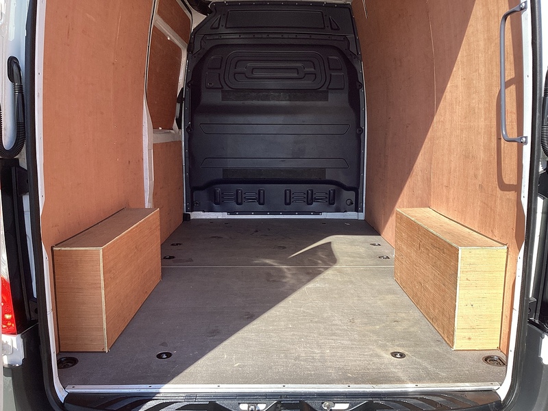 Mercedes 315 CDI Premium MWB H/R Progressive A/C Euro 6
