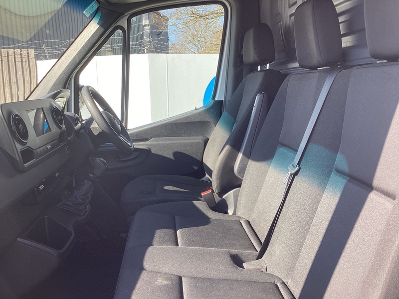 Mercedes 315 CDI Premium MWB H/R Progressive A/C Euro 6