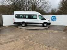 Ford Transit TDCi 460 Trend 17 Seat 