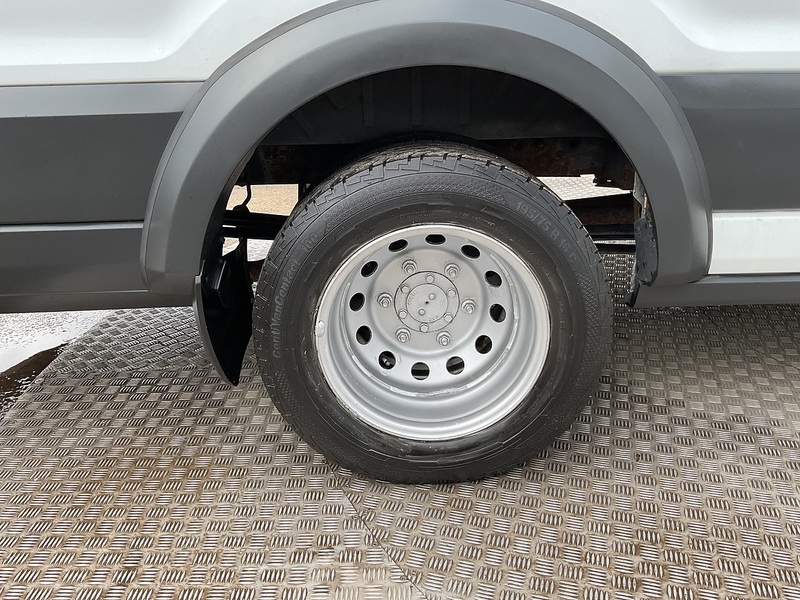 Ford 2.2 TDCi 460 HDT Trend Minibus 5dr Diesel Manual L4 H3 (18 seats) (196 g/km, 123 bhp)