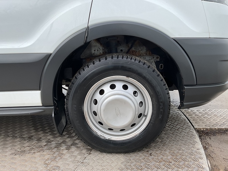 Ford 2.2 TDCi 460 HDT Trend Minibus 5dr Diesel Manual L4 H3 (18 seats) (196 g/km, 123 bhp)