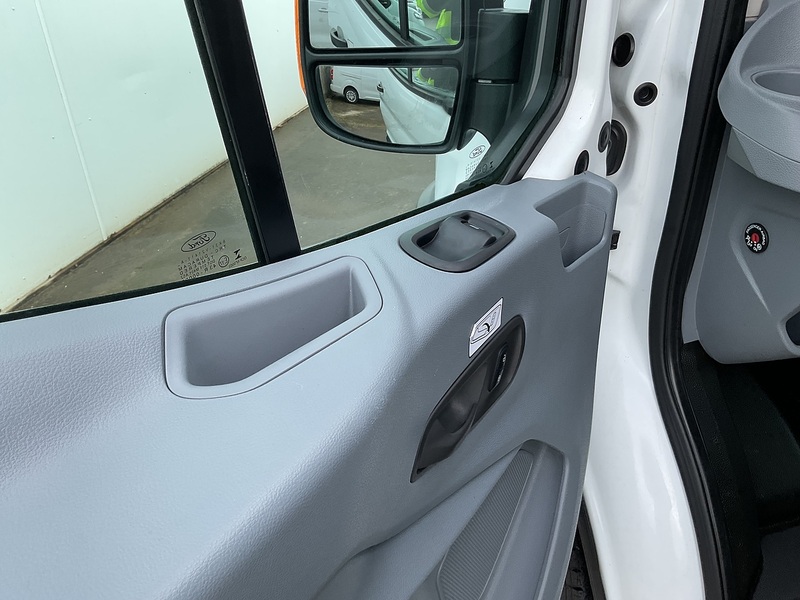 Ford 2.2 TDCi 460 HDT Trend Minibus 5dr Diesel Manual L4 H3 (18 seats) (196 g/km, 123 bhp)