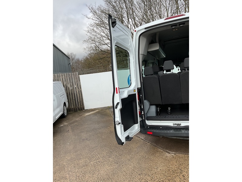 Ford 2.2 TDCi 460 HDT Trend Minibus 5dr Diesel Manual L4 H3 (18 seats) (196 g/km, 123 bhp)