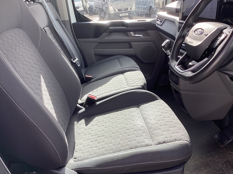 Ford 280 EcoBlue Limited SWB L/R Euro 6