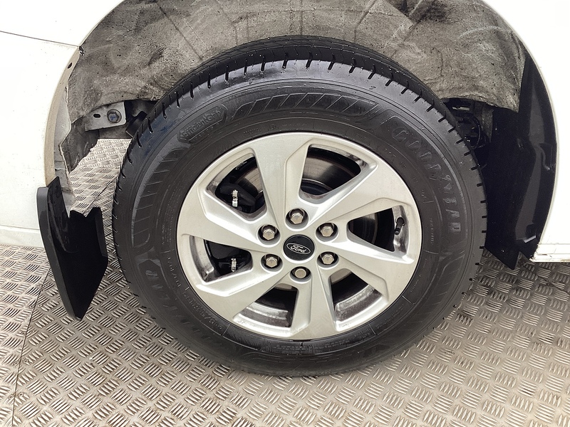 Ford 280 EcoBlue Limited SWB L/R A/C Euro 6