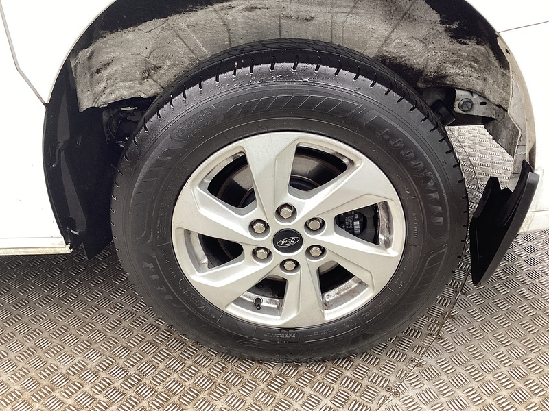 Ford 280 EcoBlue Limited SWB L/R A/C Euro 6