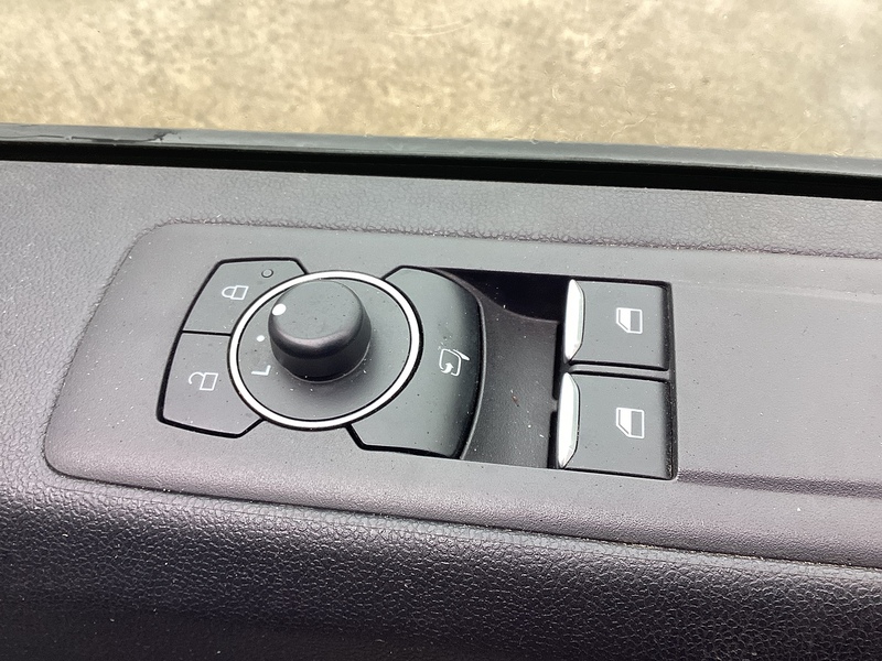 Ford 280 EcoBlue Limited SWB L/R A/C Euro 6