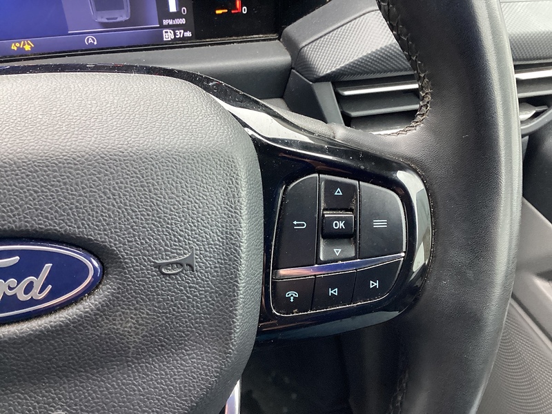 Ford 280 EcoBlue Limited SWB L/R A/C Euro 6