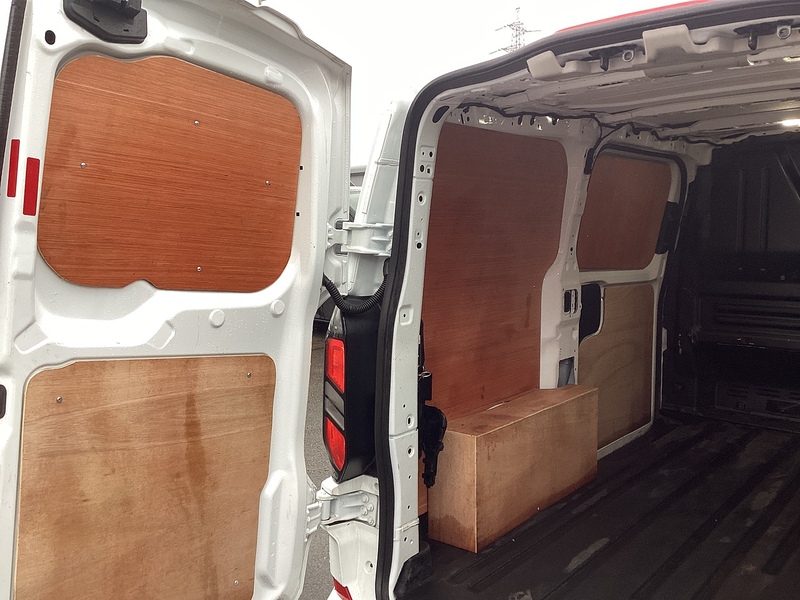 Ford 280 EcoBlue Limited SWB L/R A/C Euro 6