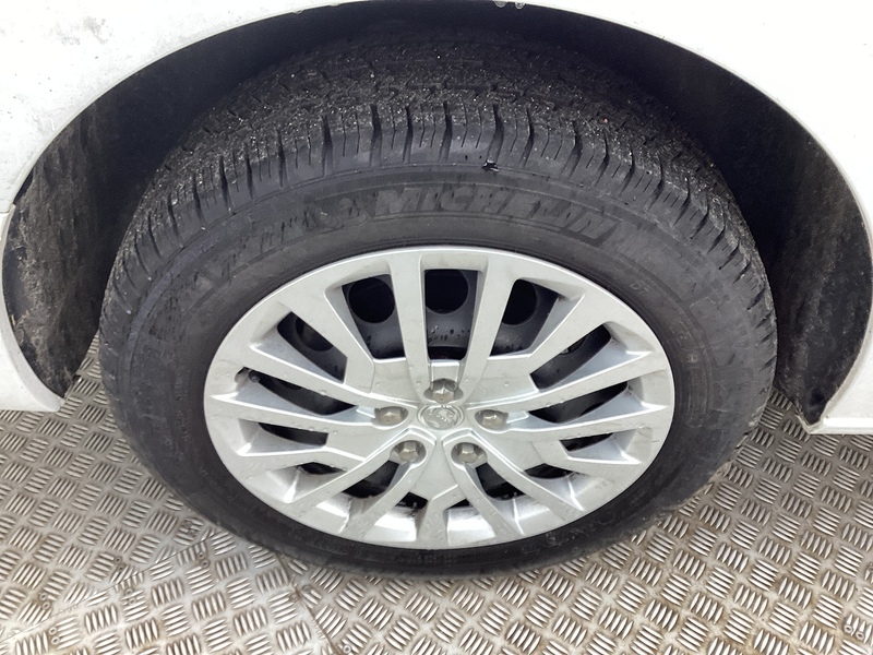 Vauxhall Turbo D 3100 Pro LWB L/R Euro 6 **NO VAT**