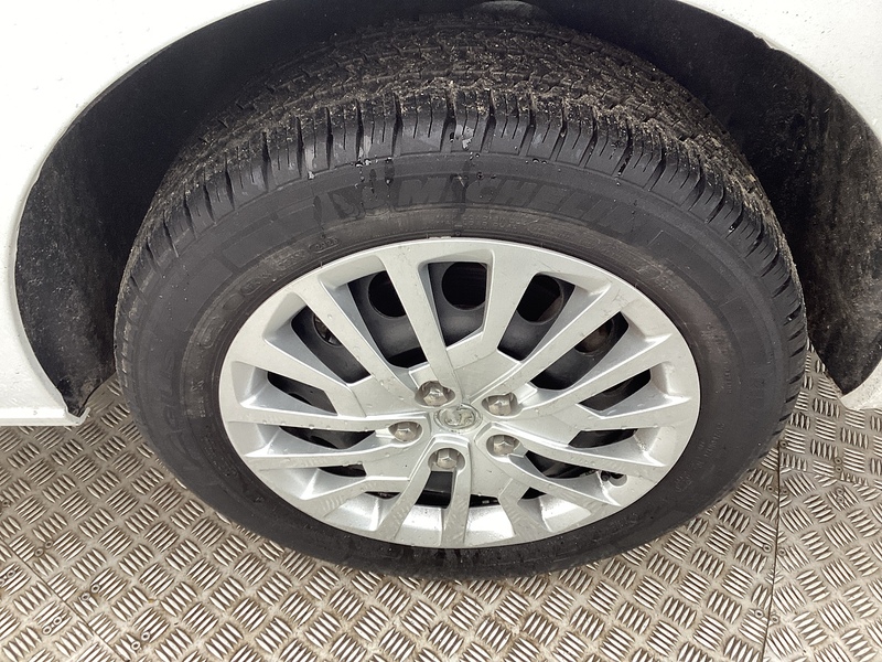 Vauxhall Turbo D 3100 Pro LWB L/R Euro 6 **NO VAT**