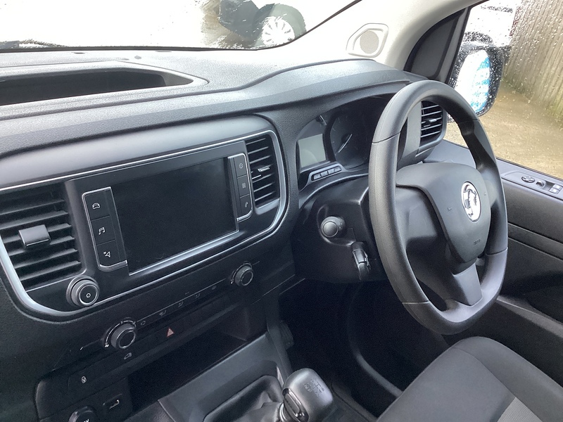 Vauxhall Turbo D 3100 Pro LWB L/R Euro 6 **NO VAT**