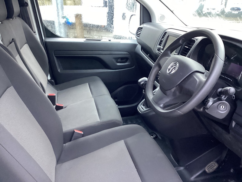 Vauxhall Turbo D 3100 Pro LWB L/R Euro 6 **NO VAT**