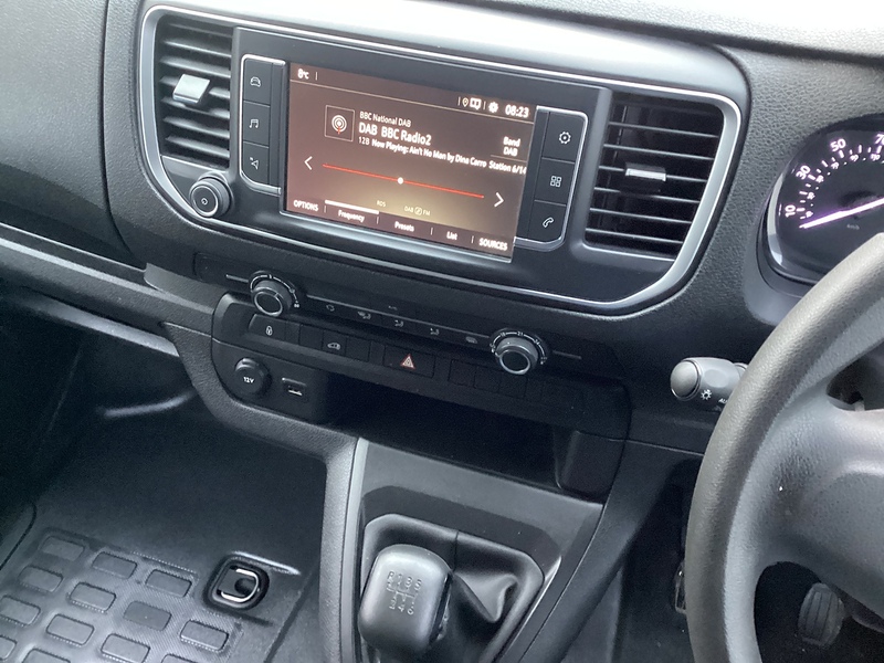 Vauxhall Turbo D 3100 Pro LWB L/R Euro 6 **NO VAT**