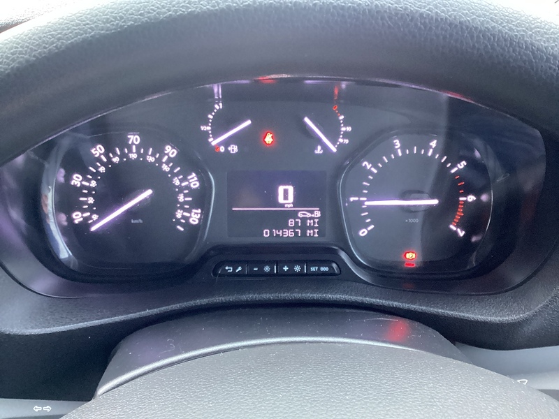 Vauxhall Turbo D 3100 Pro LWB L/R Euro 6 **NO VAT**