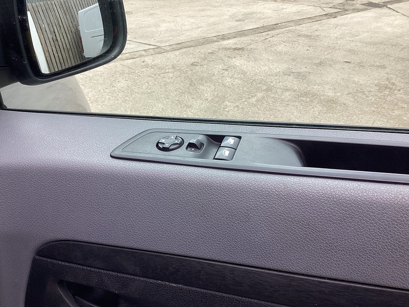 Vauxhall Turbo D 3100 Sportive LWB L/R Euro 6 **NO VAT**