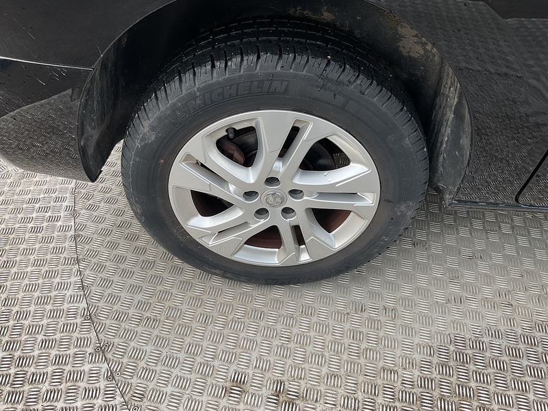 Vauxhall Turbo D 3100 Elite SWB L/R Euro 6