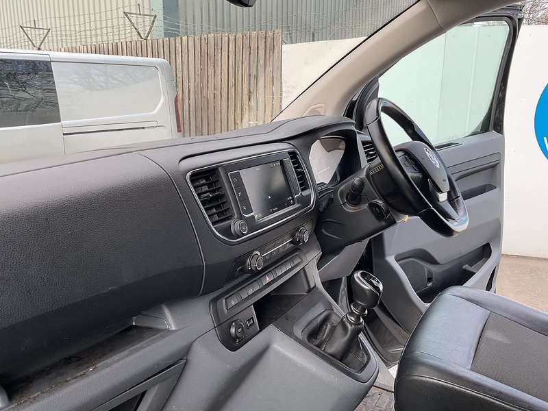 Vauxhall Turbo D 3100 Elite SWB L/R Euro 6