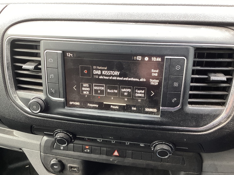 Vauxhall Turbo D 2700 Sportive SWB L/R Euro 6 A/C **NO VAT**