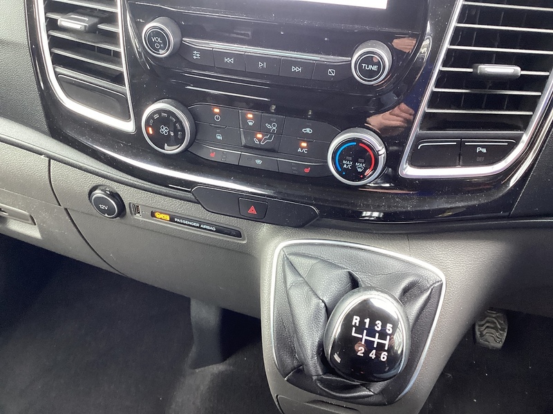 Ford 300 EcoBlue Limited SWB Crewcab A/C Euro 6