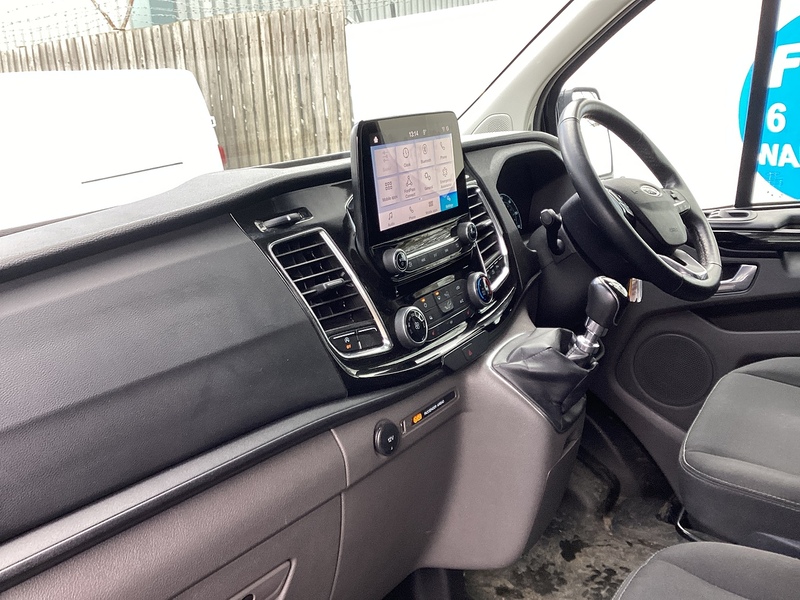 Ford 280 EcoBlue Limited SWB L/R Euro 6