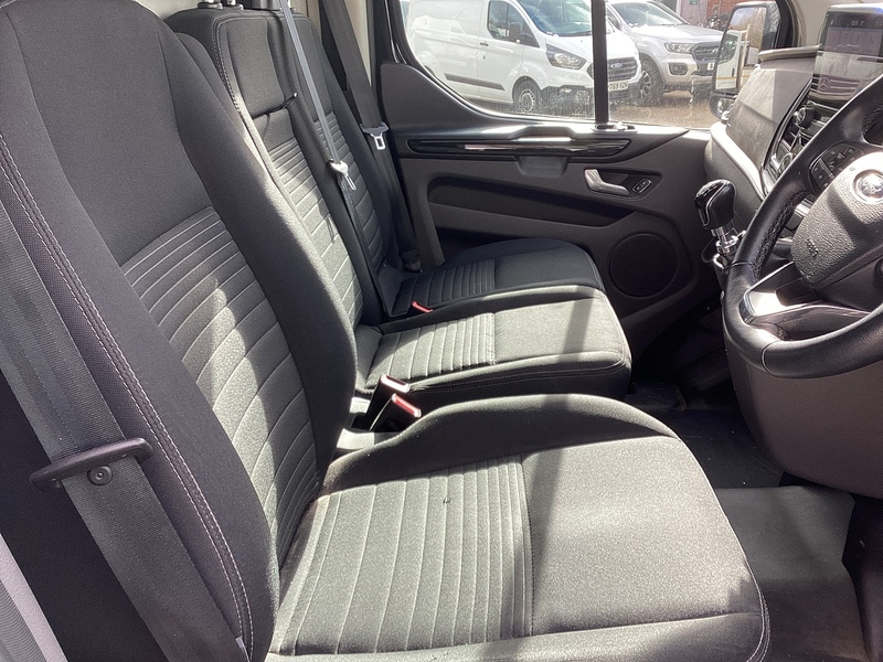 Ford 280 EcoBlue Limited SWB L/R Euro 6