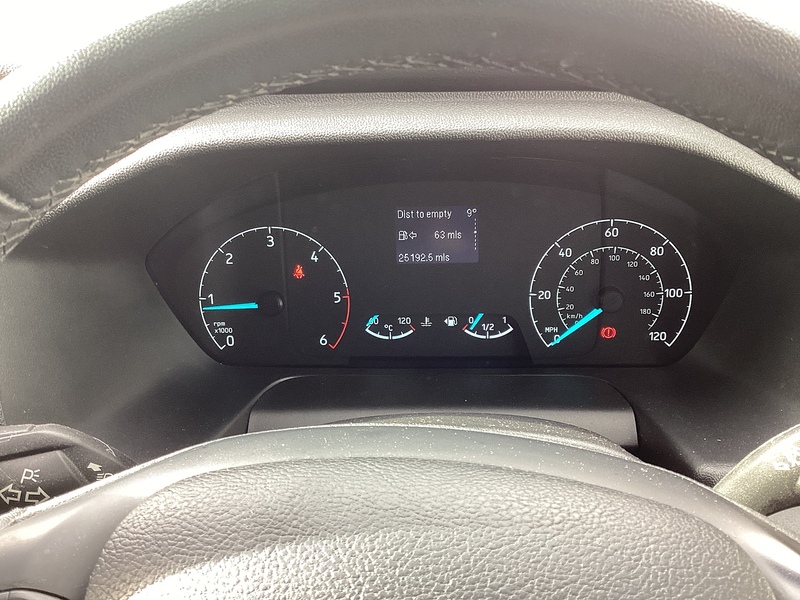 Ford 280 EcoBlue Limited SWB L/R Euro 6