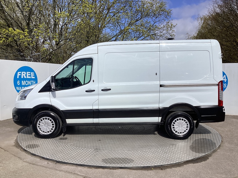 Ford 350 EcoBlue Trend MWB M/R Euro 6