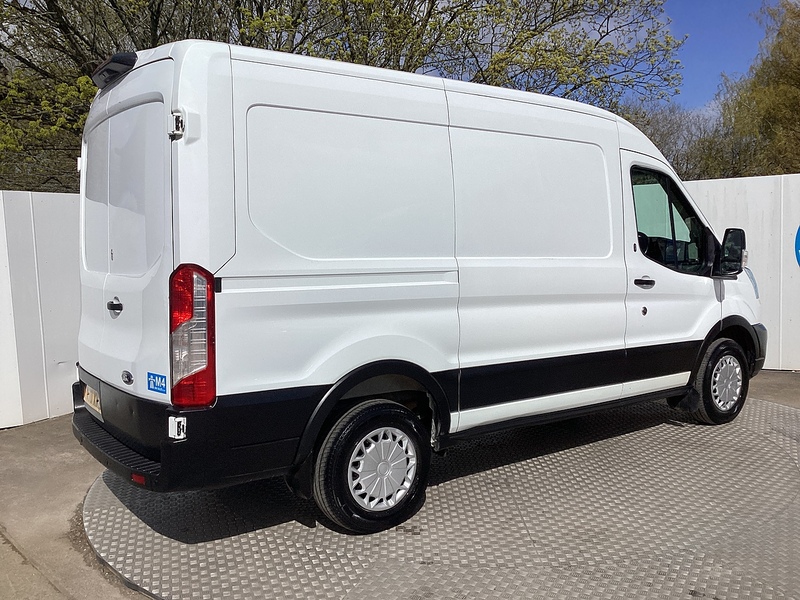 Ford 350 EcoBlue Trend MWB M/R Euro 6