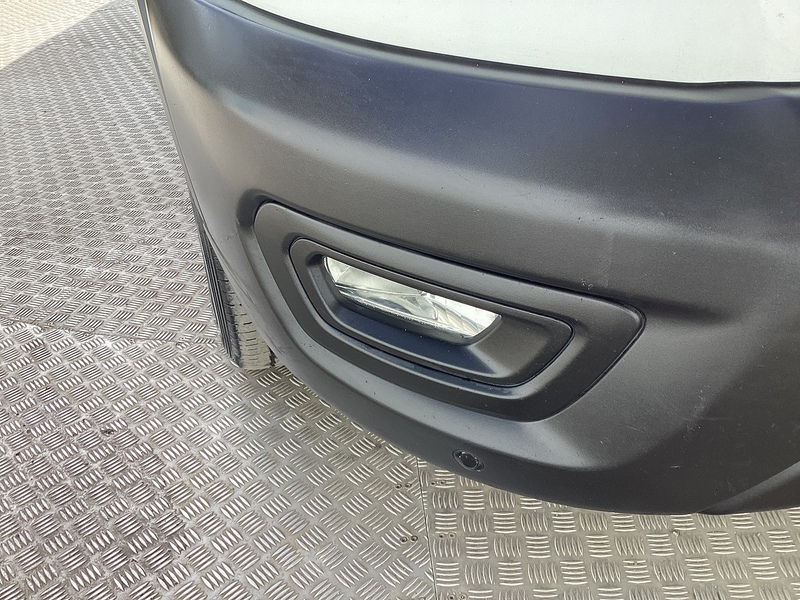 Ford 350 EcoBlue Trend MWB M/R Euro 6