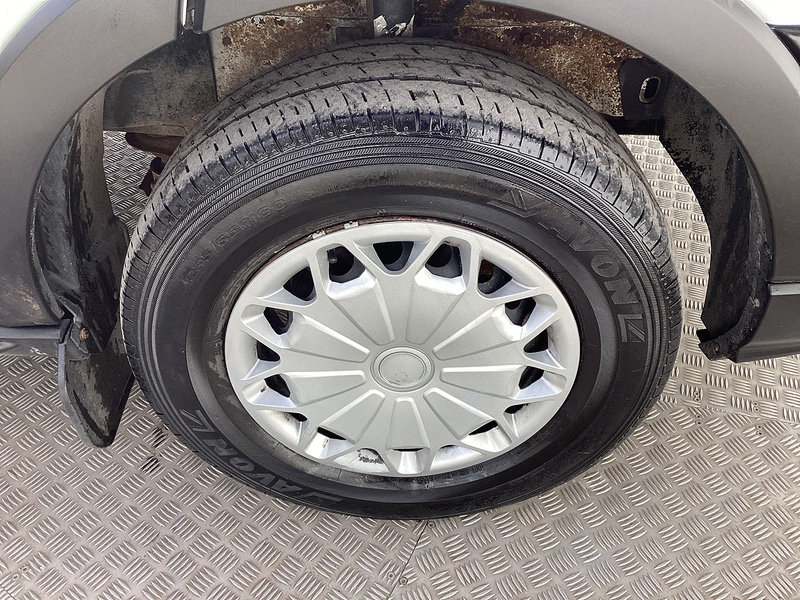 Ford 350 EcoBlue Trend MWB M/R Euro 6