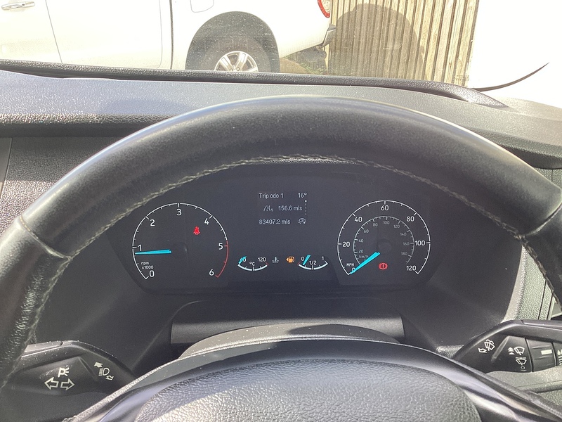 Ford 350 EcoBlue Trend MWB M/R Euro 6