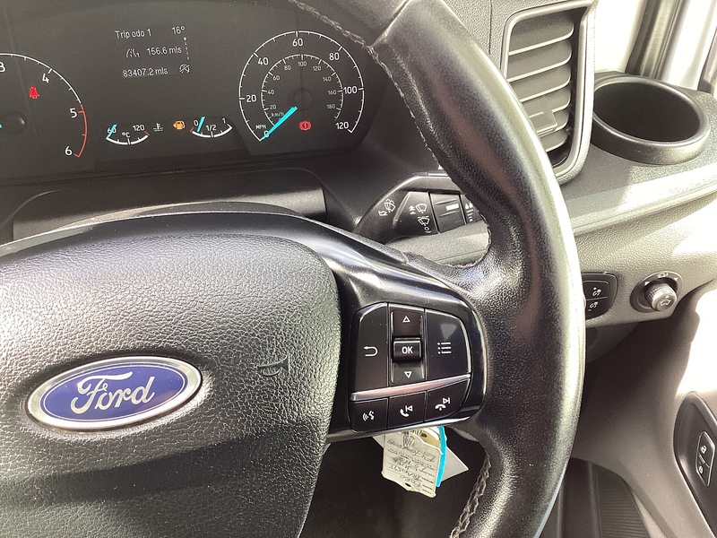 Ford 350 EcoBlue Trend MWB M/R Euro 6
