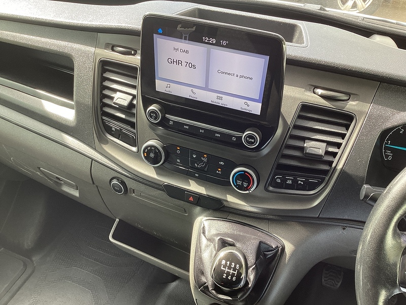 Ford 350 EcoBlue Trend MWB M/R Euro 6
