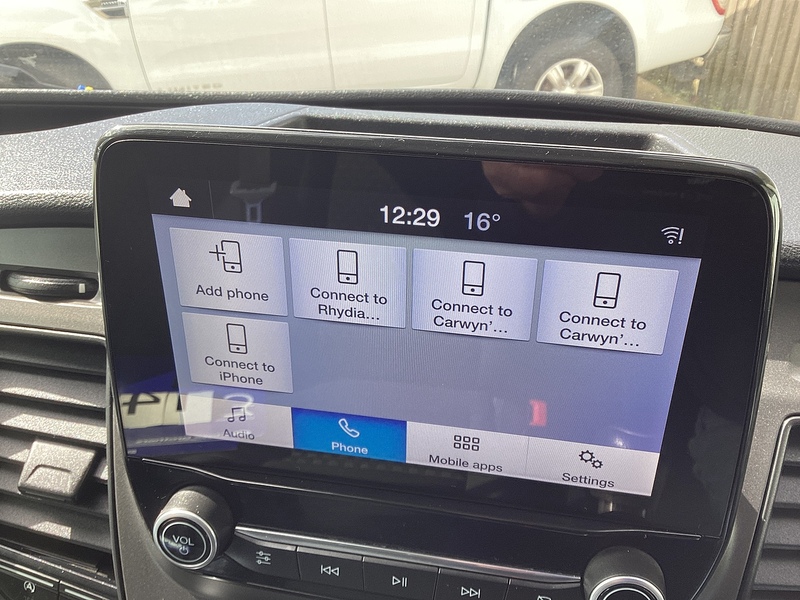 Ford 350 EcoBlue Trend MWB M/R Euro 6