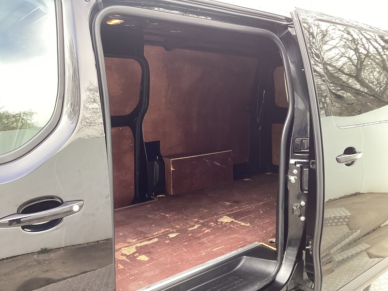 Vauxhall Turbo D 3100 Sportive LWB L/R A/C Euro 6