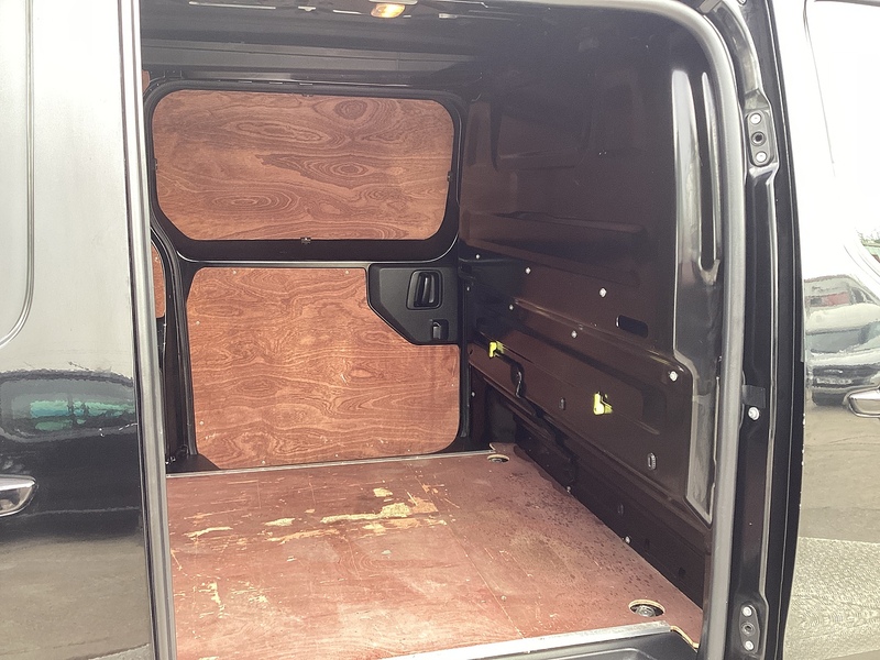 Vauxhall Turbo D 3100 Sportive LWB L/R A/C Euro 6