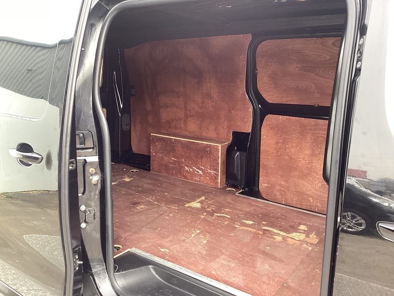 Vauxhall Turbo D 3100 Sportive LWB L/R A/C Euro 6