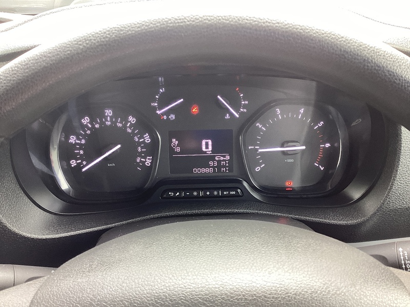 Vauxhall Turbo D 3100 Sportive LWB L/R A/C Euro 6