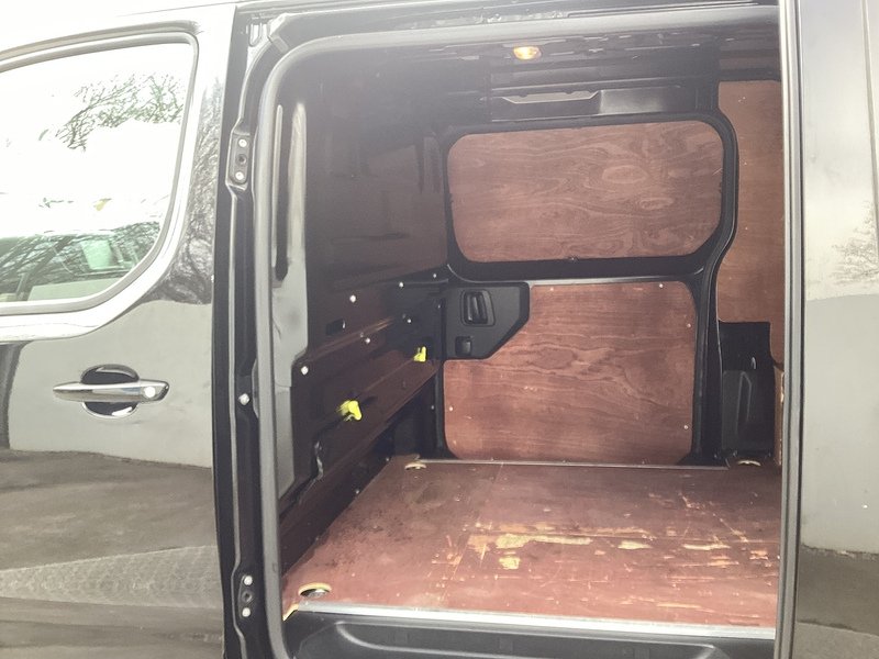 Vauxhall Turbo D 3100 Sportive LWB L/R A/C Euro 6