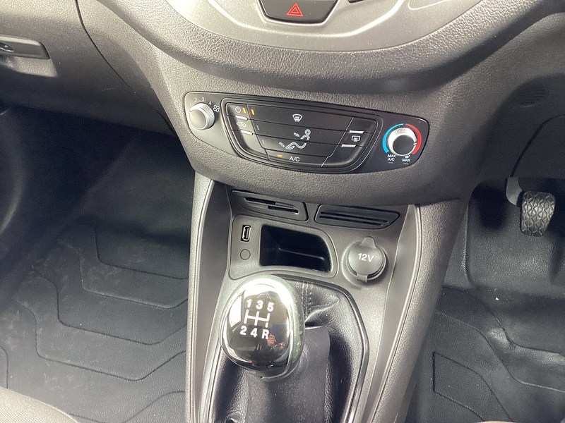 Ford TDCi Trend A/C SWB Euro 6 **NO VAT**