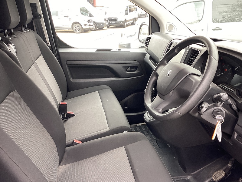 Peugeot BlueHDi 1000 Professional Premium + SWB L/R  A/C Euro 6 