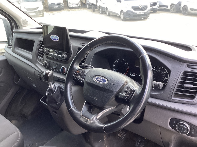 Ford 290 EcoBlue Trend MWB M/R A/C Euro 6