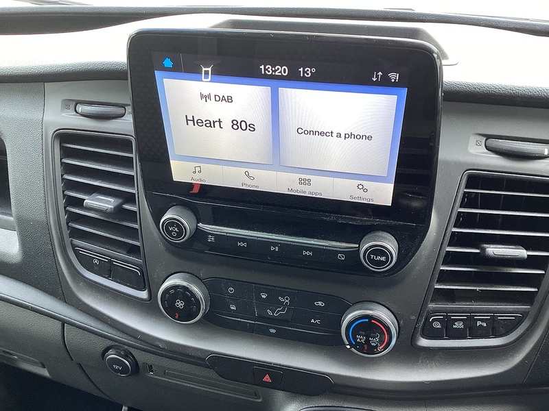 Ford 290 EcoBlue Trend MWB M/R A/C Euro 6