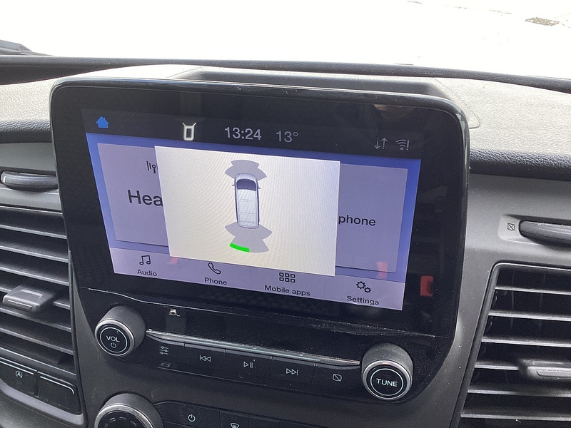 Ford 290 EcoBlue Trend MWB M/R A/C Euro 6